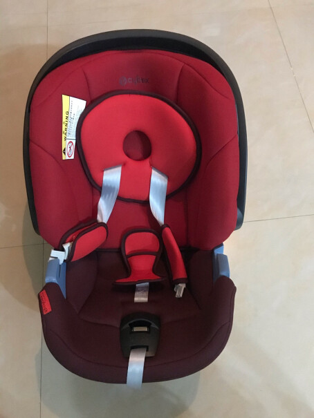 cybex德国婴儿提篮Aton安全座椅0-18个月这个提篮，4个月宝宝坐在里面没事吗？