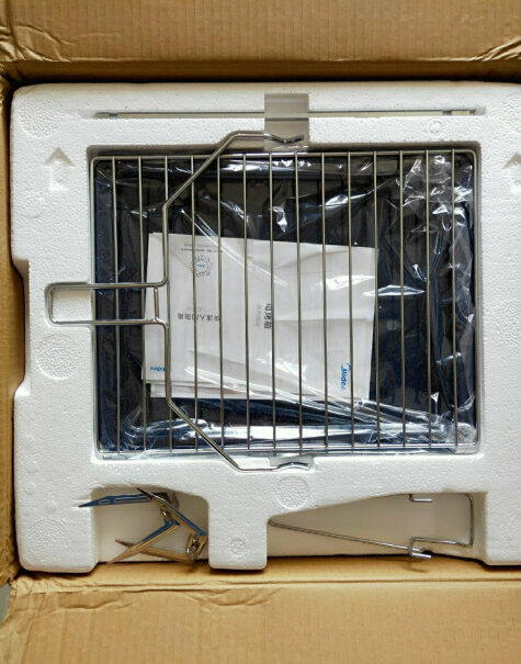 美的初见电子式家用多功能电烤箱35L智能家电怎么接食物出来的油？？？