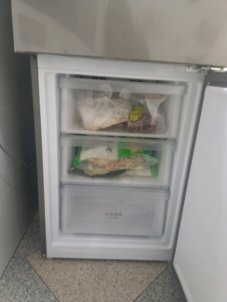 海尔BCD-253WDPDU1冰箱两边发烫吗？