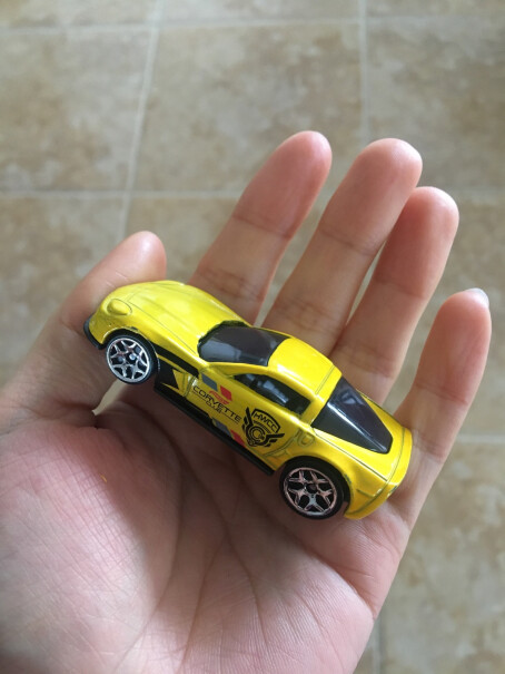 风火轮HOTWHEELS请问能和这个连接在一起的还有什么套装？