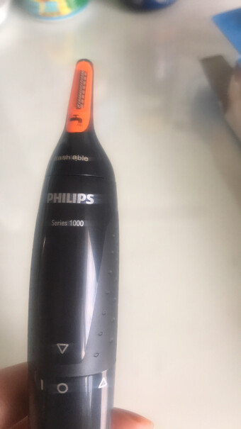 飞利浦鼻毛修剪器双面切剃全身水洗剃毛器NT5600能泡在水里吗？