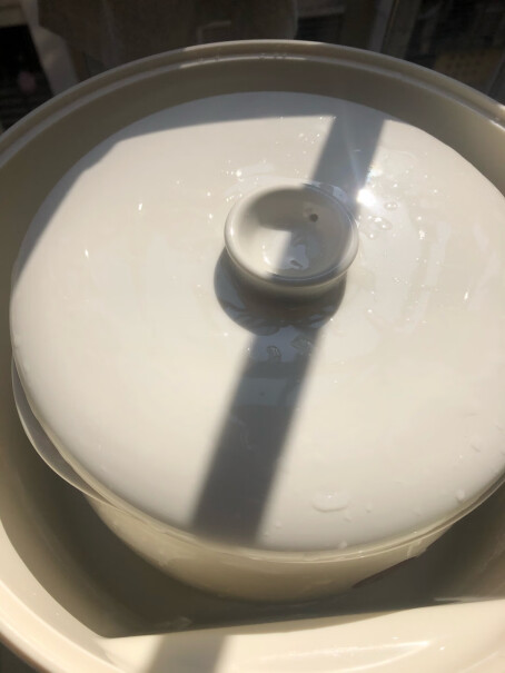 小熊电炖锅紫砂锅隔水炖盅家用白瓷大容量煲汤煮粥燕窝用过后容易清洗吗？