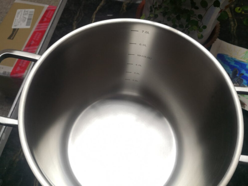 Momscook不锈钢汤锅这款22内径的汤锅烧开后会不会溢出来？我们是老年人喜欢把肉食做的烂一些，不知道能行吗？