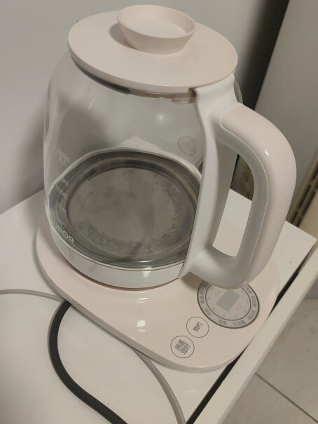 苏泊尔养生壶煮茶器壶底是玻璃的吗？
