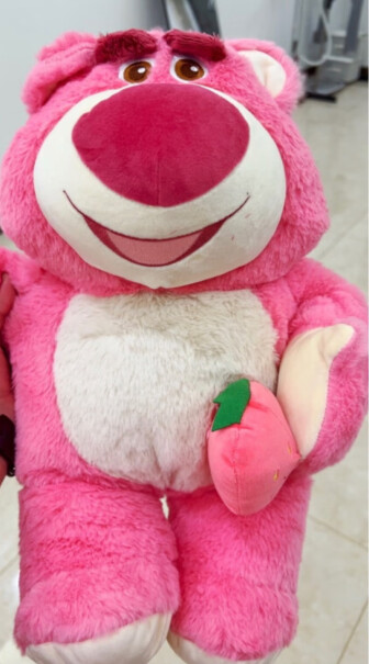 名创优品草莓熊毛绒玩具抱枕44CM适合入手吗？产品体验揭秘测评？