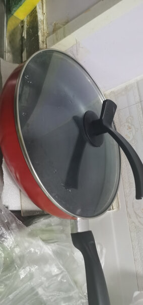 苏泊尔平底锅不粘锅煎锅28cm平底小锅牛排锅烙饼锅多用锅这款可以用在燃气灶上吗？