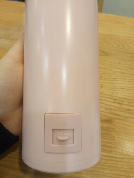 UGASUN新品便携式烧水壶这个是自带电池，还是要接电的？