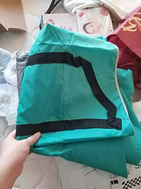 真居帆布包女单肩文艺韩版简约百搭学生大容量小清新帆布包这袋子有多大？可以装被子吗？