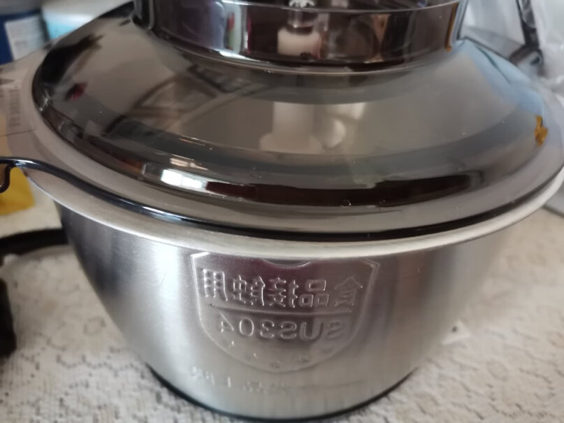 苏泊尔绞肉机家用电动不锈钢机身多能料理机不锈钢杯够厚实呢？