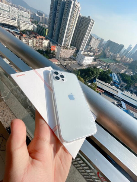 图拉斯苹果12promax手机壳iphone12能无线充电吗？