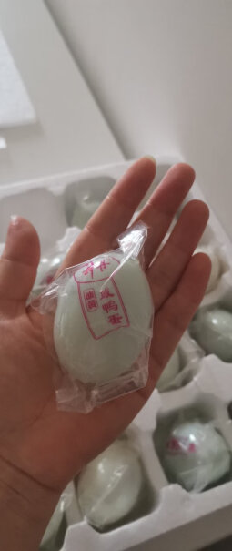 神丹 湖北产地直发 咸鸭蛋 30枚我看是武汉的？年前买的还没吃，还吃吗？