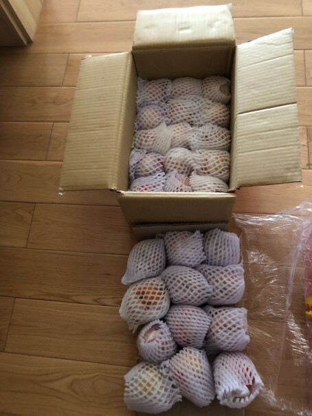 新疆阿克苏苹果5kg礼盒单果200-260g广州的朋友们你们收到的是正宗阿克苏吗？甜吗？
