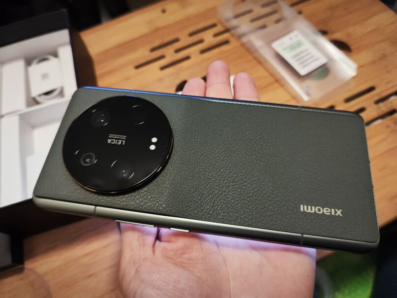小米手机徕卡光学全焦段四摄第二代骁龙8处理器分享怎么样？最新款评测？
