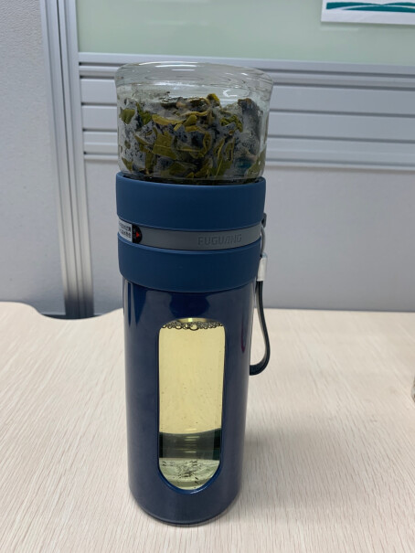 富光泡茶师系列双层透明茶水分离塑玻杯买这种玻璃的不会脏吗？而且还是透明的，使用时间长这种玻璃杯还是透明的不会脏吗，不难看吗？