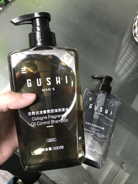 古势男士古龙香氛沐浴露古龙沐浴露500ml+古龙洗发水500ml味道好闻吗？