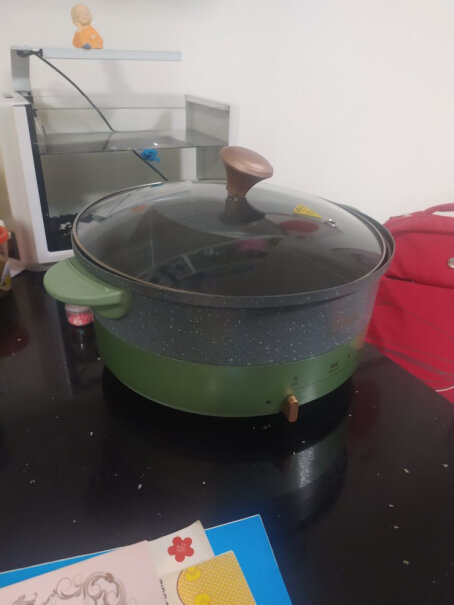 美的电火锅鸳鸯锅这个是直接用不需要电磁炉的吗？