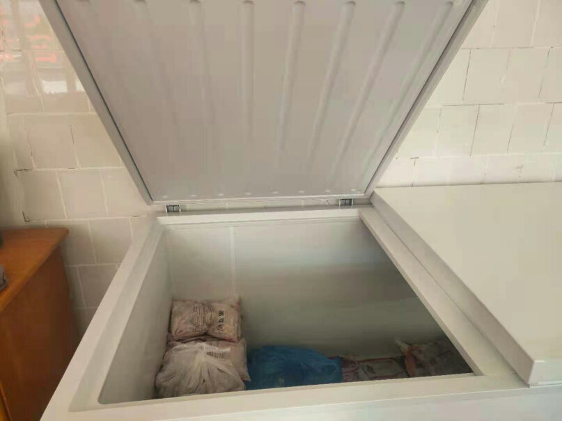 南极人卧式冰柜家用商用大容量冷藏冷冻冰箱双温展示柜828单温制冷管全铜吗？