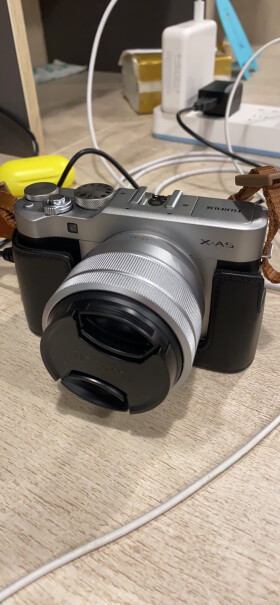 富士XA5微单套机（星光棕）这款机器可以换镜头吗？