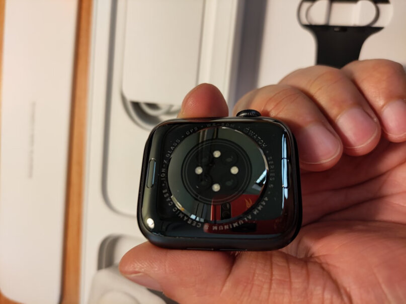 Apple Watch 6 GPS+蜂窝款 44mm深空灰色男士手腕160mm选40还是44好？