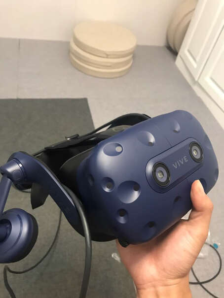 VR眼镜HTC VIVE PRO 2.0 VR眼镜功能真的不好吗,测评大揭秘？