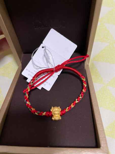 周六福黄金手链男女款3D硬金足金转运珠红手绳手串是真的吗？容易变形吗？