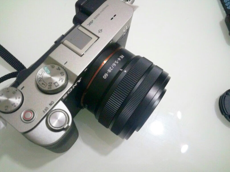 索尼Alpha 7CL 微单相机如果只买一个镜头你们买那个？