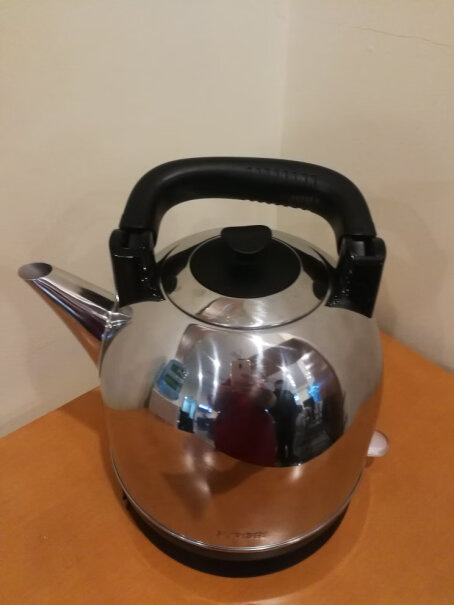 苏泊尔电水壶热水壶电热水壶304不锈钢烧水壶请问烧水的时候噪音大吗？