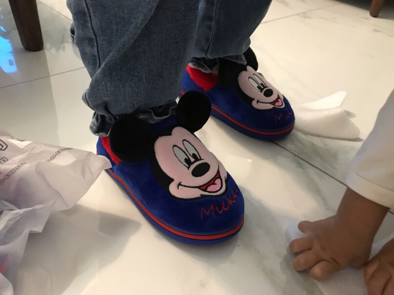 DISNEY迪士尼儿童棉拖鞋您好！ 平时穿27号码的鞋拖鞋应该选哪个码？