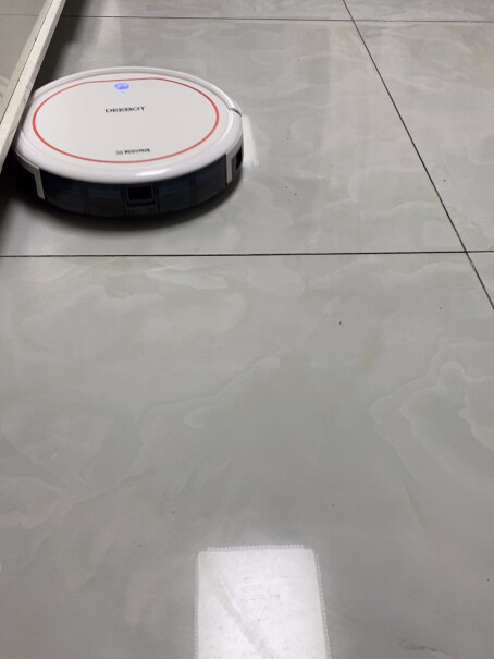科沃斯地宝魔镜扫地机器人扫地机器人家用吸尘器拖地机团购定制打扫沙发下面和床下面灰尘效果怎么样？