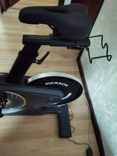 麦瑞克磁控动感单车智能健身车家用商用静音运动健身器材请问磨pp吗？