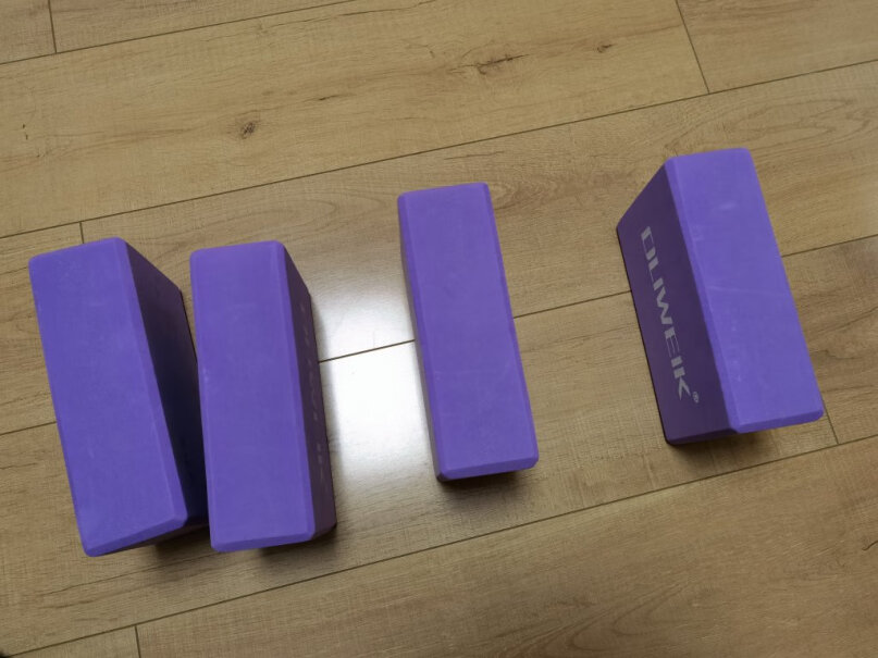 杜威克瑜伽砖高密度EVA紫环保瑜伽辅助用品泡沫砖舞蹈辅助用品味道大吗？