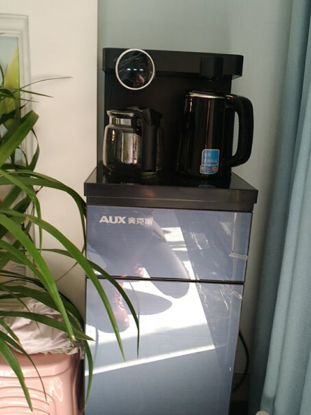 奥克斯茶吧机家用多功能智能遥控温热型立式饮水机问下5加仑的桶可以放进去吗？