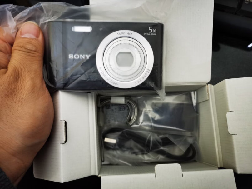 索尼DSC-W800数码相机数码相机数码相机可以用从京东网上买的储存卡吗？
