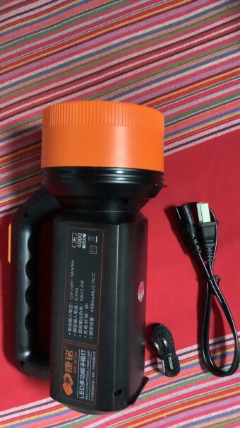 康铭LED探照灯充电手提灯多功能两用照明灯KM-2623N重量大概多少？