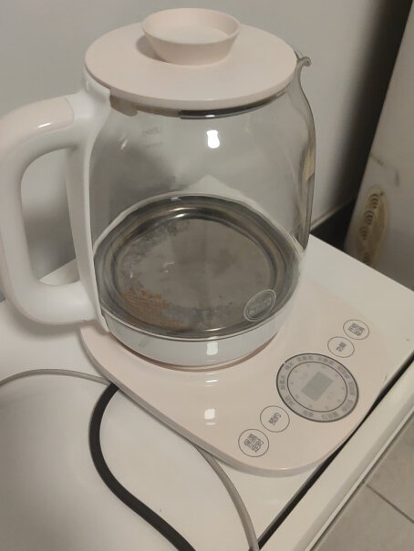 苏泊尔养生壶煮茶器煮完后，壶底有没有黑色或者灰色斑点？