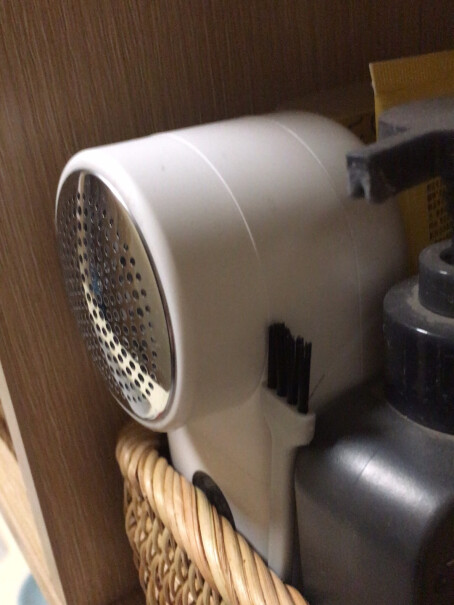 小米毛球修剪器家用充电毛衣去毛球器剃毛器衣服没电的情况下，插电源线可以直接用吗？