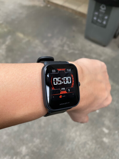 Amazfit 跃我Pop Pro这个是不是就能显示一条信息？