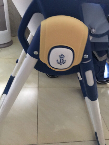 蒂爱宝宝餐椅儿童餐椅便携可坐可躺宝宝椅婴儿餐桌是正品吗？