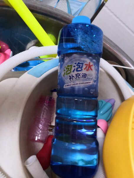 奥智嘉泡泡液泡泡机补充液可以加水使用吗？