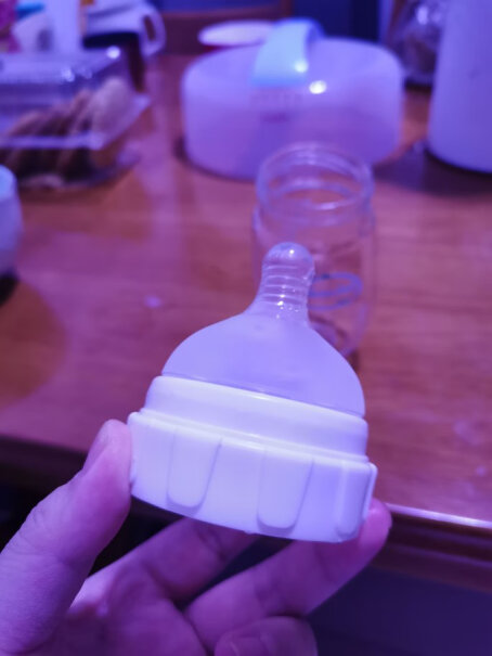 邦霏Bornfair新生儿早产儿专用奶瓶防胀气低流速宽口径玻璃小奶瓶初生专用150ML关注加购优先发换个大号的奶嘴可以用到几个月？