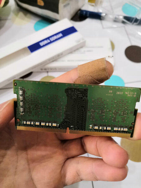 三星笔记本内存条 4G DDR4这个是什么接口的？