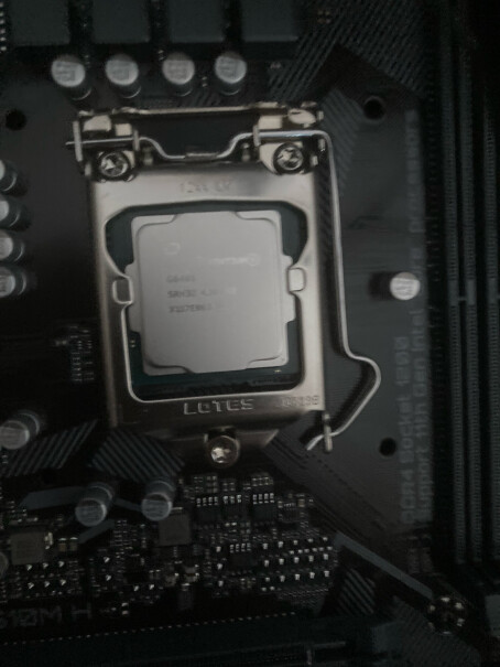 Intel G6405 CPU处理器配微星显卡GT1030可以玩GTA5吗？