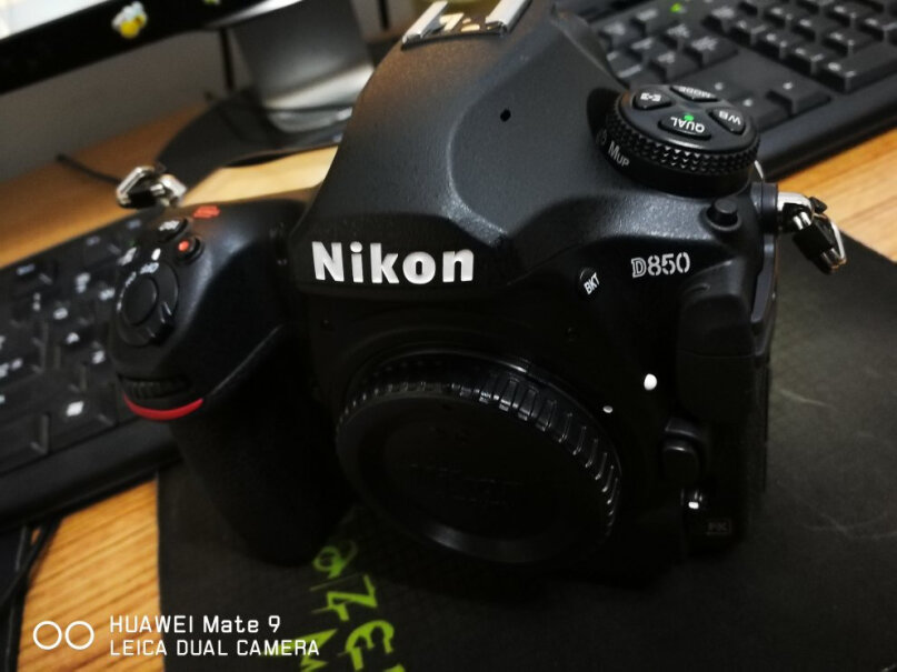 尼康D850 单反相机hw mate20pro拍照有这个单反牛b吗？