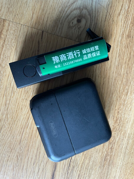 Anker安克 充电宝充电器二合一能量棒PD20W带插头便携移动电源可折叠 适用苹果友友们，你们的自身充电时候会很热吗，我的好热正常吗？？