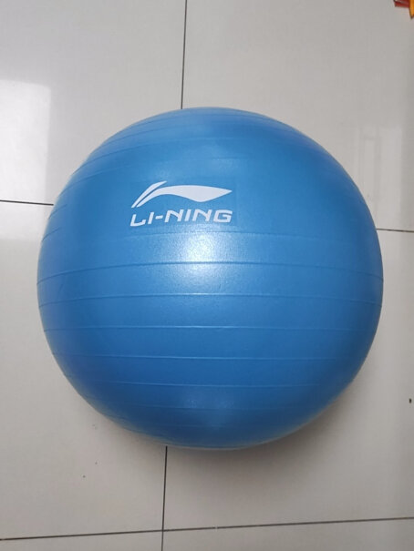 李宁瑜伽球55cm加厚防滑健身球请问小仙女们，这个球球气味大么？