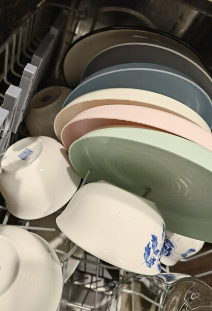 海尔（Haier）洗碗机海尔晶彩时尚版洗碗机13套大容量嵌入式独立式80℃双微蒸汽除菌智能开门速干冰箱评测质量怎么样！评测值得入手吗？