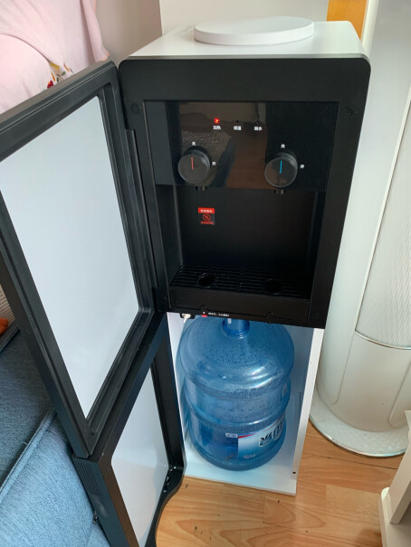 美的饮水机立式家用办公下置式快速加热温热型初见饮水机有冰水吗？
