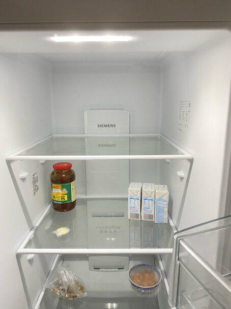 西门子SIEMENS610升冰箱门关的上吗？