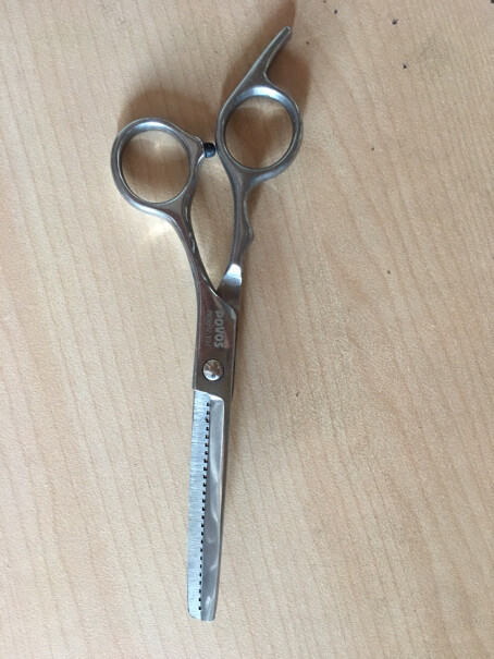 奔腾理发器理发剪刀这剪刀是新的吗？