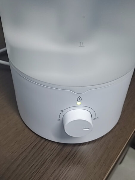 美的空气加湿器卧室家用办公室桌面智能恒湿湿度数字显示银离子你好，这款加湿器有无水自动断电功能吗？